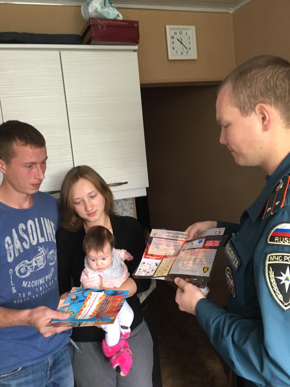 Установка дымовых извещателей для многодетных семей Петродворцового  района 